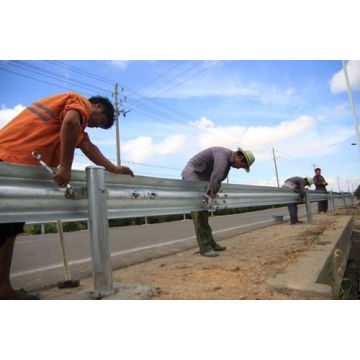 M16 * 35 hdg terminó los pernos del carril de guardia Los pernos de la pista del grado 8.8 Los pernos calientes del guardrail de la venta